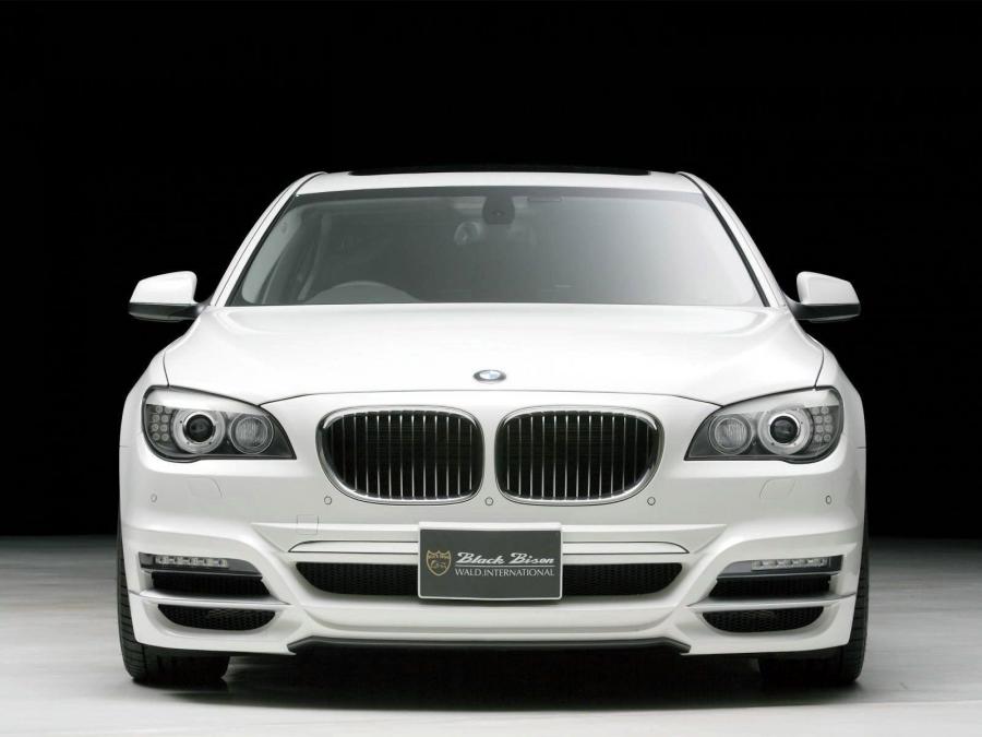  BMW 740i Black Bison by Wald 2010 года  (фото 3 из 7)